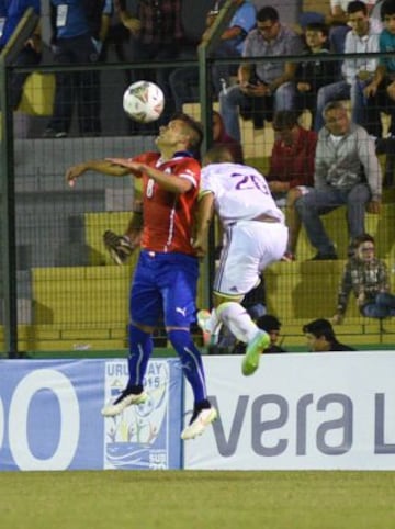 Rodrigo Echeverría y Cristián Cuevas anotaron para un 2-0 que pone en la disputa a Chile