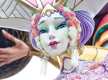 Este miércoles, 19 de marzo y día de San José, se celebrará el emocionante "Día de la Cremà" en las Fallas de Valencia, donde más de 700 monumentos que los artistas falleros han levantado por toda la ciudad arderán en un espectáculo impresionante. Marcando el broche de oro de la fiesta más emblemática de Valencia y una de las más multitudinarias de toda España. La noche se iluminará con fuegos artificiales.