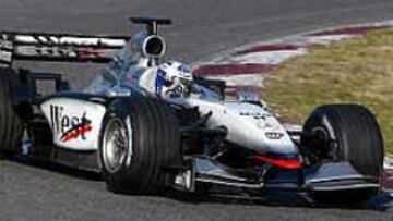 <B>MUY RÁPIDO.</B> David Coulthard ha conseguido el tiempo más rápido en los entrenamientos en Cheste frente a uno de sus rivales directos por el título.