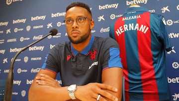 Hernani durante su presentaci&oacute;n con el Levante. 