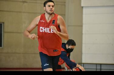 Lo operaron siete veces y fue arquero de Palestino: la historia del chileno que brilla en Boca Juniors