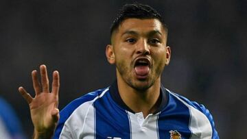 Gol de Tecatito Corona, el mejor de la liga portuguesa en enero