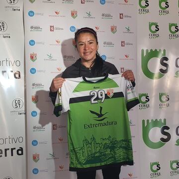 La lateral izquierda es reciente refuerzo del Cáceres de España. Aguirre llegó al fútbol europeo luego de ser vital en el subcampeonato de Independiente Medellín en la Liga Femenina 2019. Fue la máxima goleador del equipo 'rojo' con 5 anotaciones.