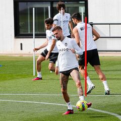 Castillejo, al margen en la vuelta al trabajo del Valencia