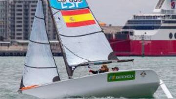 Violeta del Reino y Sergi Roig clasificaron a Espa&ntilde;a en la clase Skud18 para R&iacute;o 2016 en la &uacute;ltima jornada del Mundial.