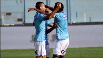 Ortiz celebra su gol ante Sport Rosario en el Torneo de verano peruano.