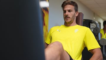 18-09-24. ERIC CURBELO, DEFENS DEL SPORTING, TRABAJANDO EN EL GIMNASIO DE LA ESCUELA DE MAREO.