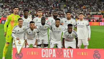 Los jugadores del Real Madrid posan momentos antes de la final de la Copa del Rey.