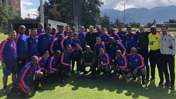 Carlos Queiroz junto al plantel de la Selección Colombia Sub 17 que se prepara para el Sudamericano de Perú.