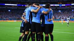 MIAMI GARDENS, FLORIDA - JUNE 23: Darwin Nu�ez of Uruguay celebrates with teammates after scoring the team's second goal during the CONMEBOL Copa America 2024 Group C match between Uruguay and Panama at Hard Rock Stadium on June 23, 2024 in Miami Gardens, Florida.   Megan Briggs/Getty Images/AFP (Photo by Megan Briggs / GETTY IMAGES NORTH AMERICA / Getty Images via AFP)