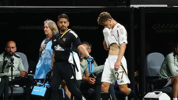 Nathan Ordaz tuvo un agrio debut en Mundial de Clubes: Se vio obligado a abandonar el terreno de juego por protocolo de conmoción.