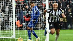 Newcastle le pasó por encima al Chelsea, quien no logra salir de la mitad de la tabla en Premier League.