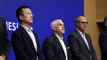 Mao Ye Wu, Alan Pace, presidente Espanyol y Antonio Dávila.