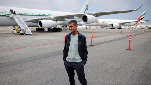 Chivu vuelve a Ámsterdam en tiempos convulsos