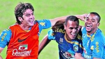 <b>DESCONECTANDO. </b>Kaká está concentrado con Brasil preparando el partido de mañana ante Inglaterra.