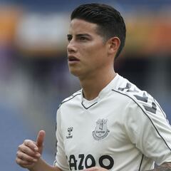 James, con futuro incierto en el final del mercado de pases