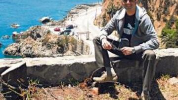 <b>FRENTE AL MAR. </b>Manuel Franco, en la costa de Valparaíso.