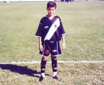 El habilidoso atacante nació un 12 de junio de 1992 en Rio de Janeiro, Brasil. Vasco Da Gama lo formaría futbolísticamente a temprana edad