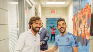 Andrea Pirlo y David Villa, muchas veces rivales en Europa, hoy compa&ntilde;eros de equipo en Estados Unidos.