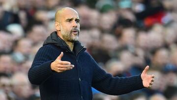 Guardiola durante un partido con el City