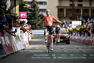 Otro drama para Vollering: pierde el Tour con Niewiadoma por 4 segundos