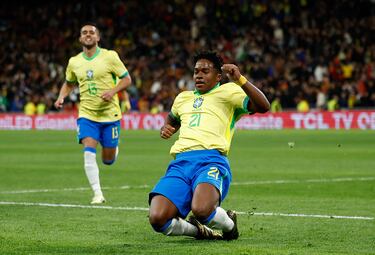 2-2. Endrick celebra el segundo gol que marca en el minuto 50 de partido.