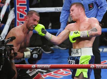 El boxeador mexicano se coronó como campeón Mundial WBO de semipesado tras derrotar en 11 asaltos al boxeador ruso en Las Vegas, Estados Unidos.