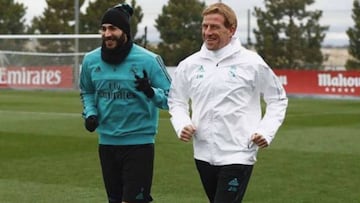 Benzema, a lo suyo: risas y entrenamiento ante las críticas