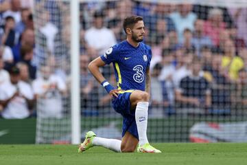 LONDON, ENGLAND - SEPTEMBER 11: Saul Niguez of Chelsea takes a knee in support of the Black Lives Matter movement prior to the Premier League match between Chelsea and Aston Villa at Stamford Bridge on September 11, 2021 in London, England. (Photo by Eddie Keogh/Getty Images)