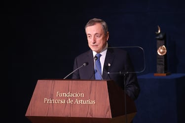 Mario Draghi, Premio Princesa de Asturias de Cooperación Internacional 2025, durante la ceremonia de los Premios Princesa de Asturias 2025.