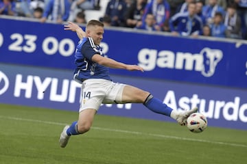 Partidazo de Alemao, autor de los dos tantos del Oviedo ante el Villarreal B. En el primero de sus goles recibió la asistencia de Cazorla, como dijimos antes; y en el segundo se aprovechó de un envío de Viti Rozada, para lanzarse con todo en el segundo palo y marcar.
