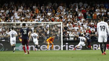 2-3. Pierre-Emerick Aubameyang marc¨® el tercer gol.