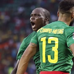 África encuentra a su goleador