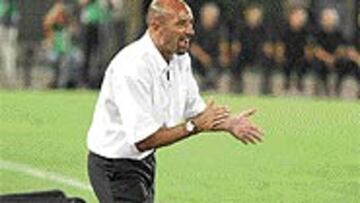 <B>PRIMER RELEVO</B>. La aventura española de Pacheco tocó a su fin y Mané podría ser su relevo en el banquillo de Son Moix.