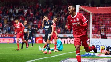 Chivas pierde ante Toluca y de nuevo hay polémica