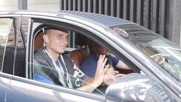 25/06/19
JASPER CILLESSEN - PRUEBAS MEDICAS VALENCIA CF
PUBLICADA 26/06/19 NA MA10 1COL