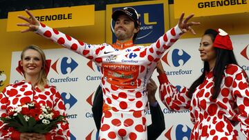 Samuel Sánchez, con el maillot de puntos rojos en 2011.