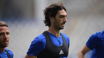 Carlos Mart&iacute;nez durante un entrenamiento con el Real Oviedo.