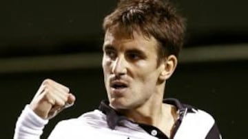 Tommy Robredo ganó a Baghdatis en octavos (7-5, 0-6 y 6-4) y se medirá en cuartos de final a Andy Roddick.