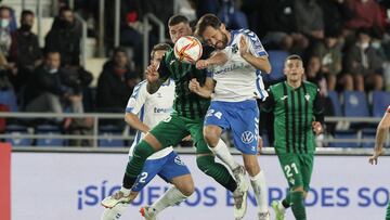 Tres hombres para un puesto