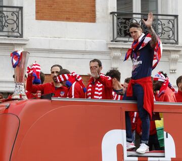 Atlético toast twin triumphs with their people at Neptuno