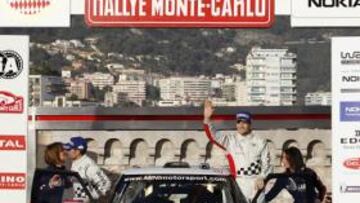 <b>GRANDÍSIMO PODIO. </b>Dani Sordo empezó de forma espectacular el Mundial 2012 al ser segundo en Montecarlo, por detrás del galo Loeb.