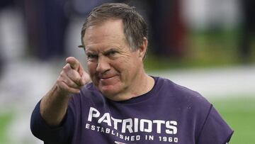 HOUSTON, TX - FEBRUARY 05: Head coach Bill Belichick of the New England Patriots points on the field prior to Super Bowl 51 against the Atlanta Falcons at NRG Stadium on February 5, 2017 in Houston, Texas.   Patrick Smith/Getty Images/AFP
 == FOR NEWSPAPE