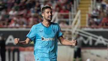 Martón festeja el primer gol en contra del Necaxa.