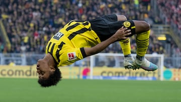 Mortal de Adeyemi para celebrar un gol