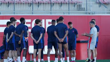 21/03/23  ENTRENAMIENTO SEVILLA 
JOSE LUIS MENDILIBAR NUEVO ENTRENADOR PRIMER ENTRENAMIENTO

