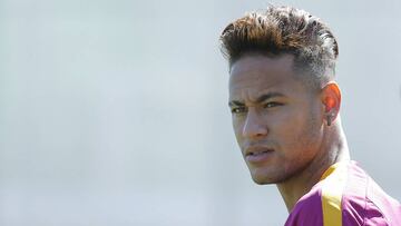 FC Barcelona's Neymar attends a training session at the Sports Center FC Barcelona Joan Gamper in Sant Joan Despi, Spain, Saturday, April 16, 2016. (AP Photo/Manu Fernandez)
