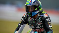 Valentino Rossi con la M1 del Yamaha Petronas.  