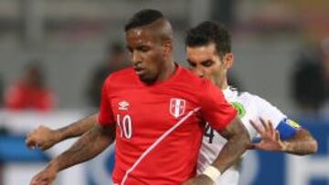 Farfán abrió el marcador.