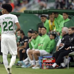 Competición atiende el recurso del Elche por Mojica y le castiga con dos partidos